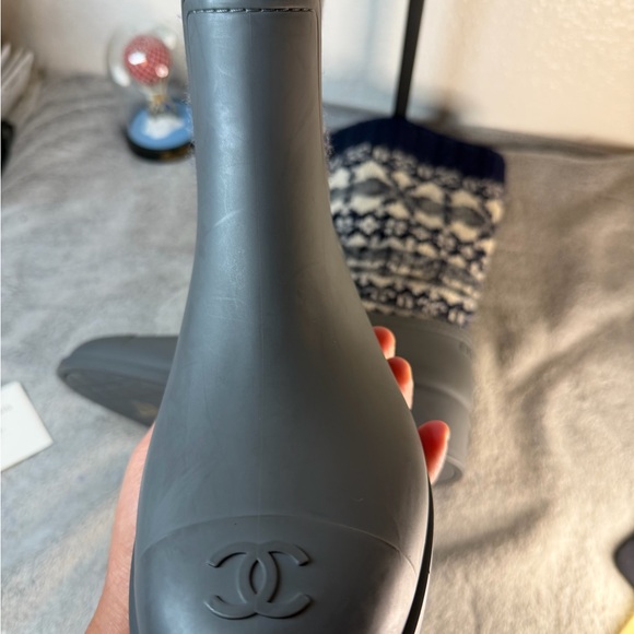 CHANEL Gray and Blue Rain Boots with Knit Cuffs - Picture 14 of 16